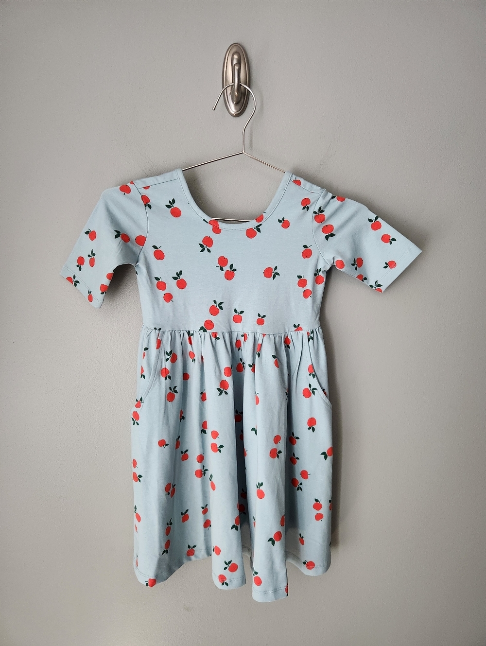 Hanna Andersson Skater Swing Dress Apple Print Size 120 Girls 6-7 NWOT